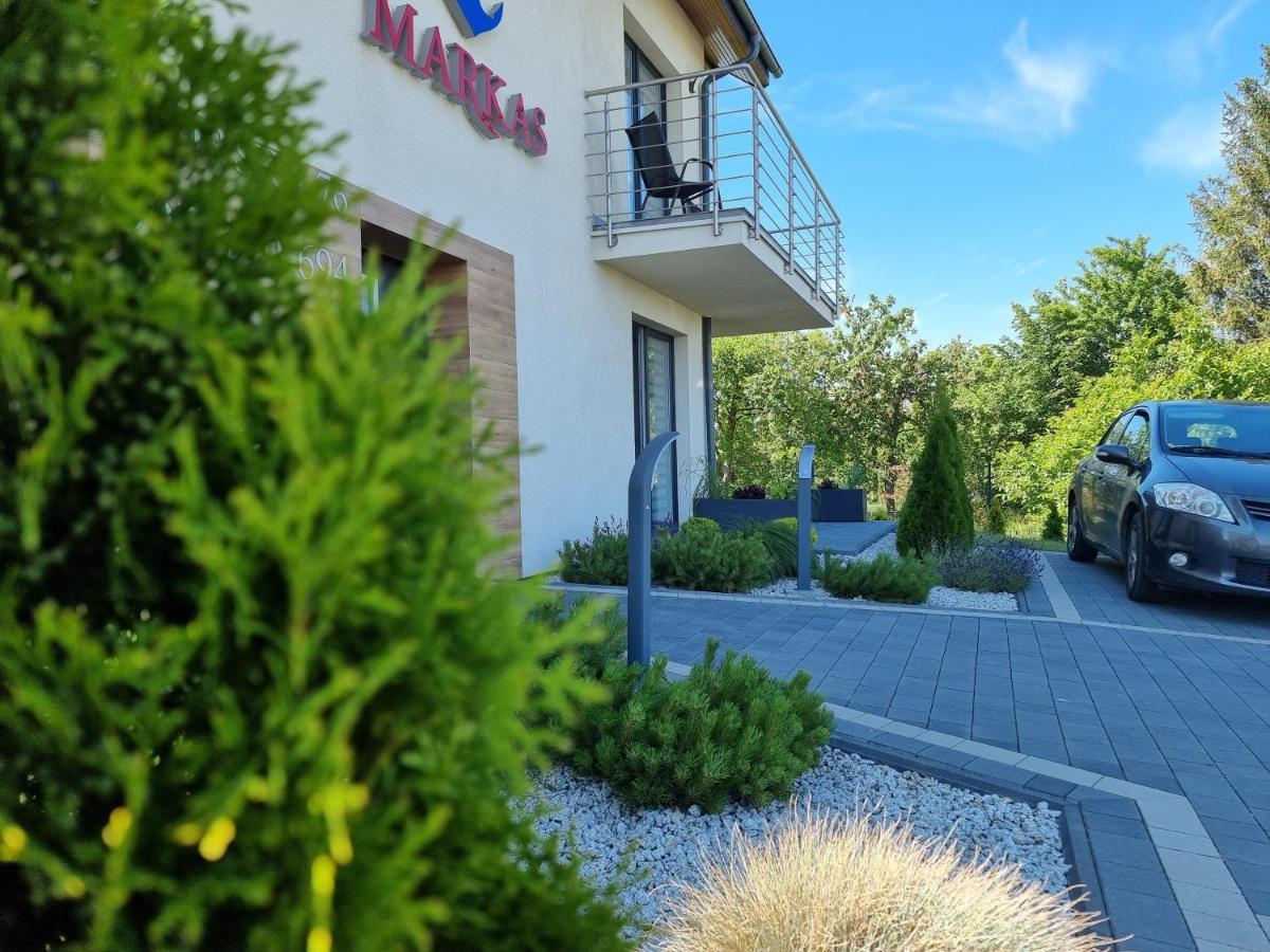 Markas Rewa Exterior photo